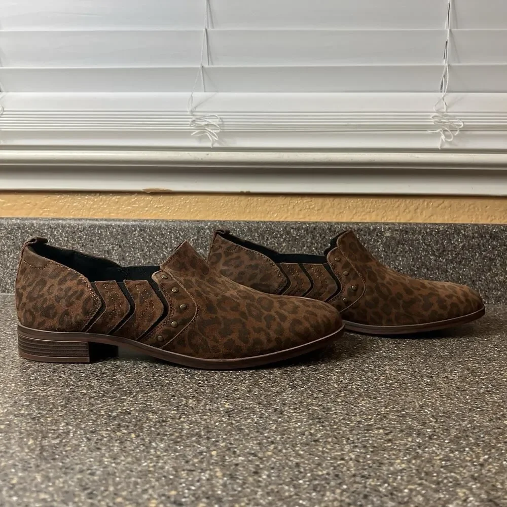 Clarks Collection Womens 11 M Leopard Suede Comfort Casual Slip On Low Heel Shoe